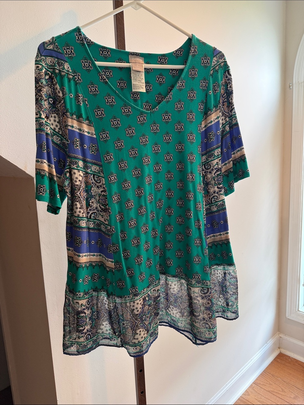 Chico’s Women's Green Patterned V-Neck Short Sleeve Top